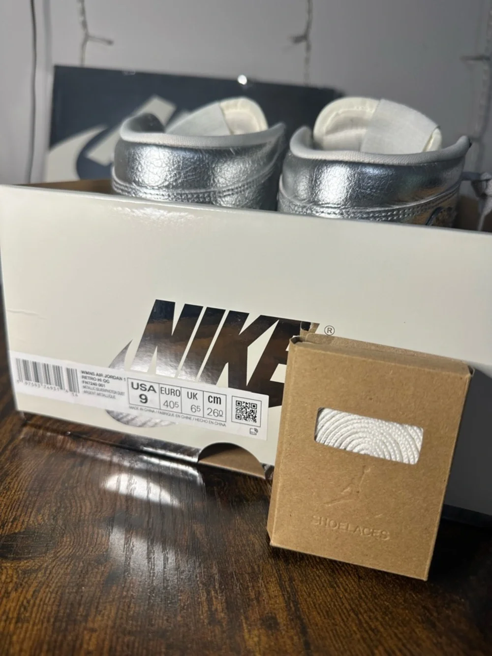 Nike Women's High-Top Metallic Silver Sneakers Mids